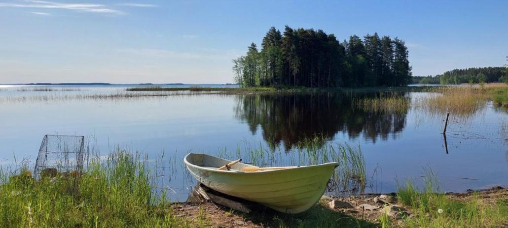 Pulla Karvisen Maatilamatkailussa Ruokola Exteriör bild